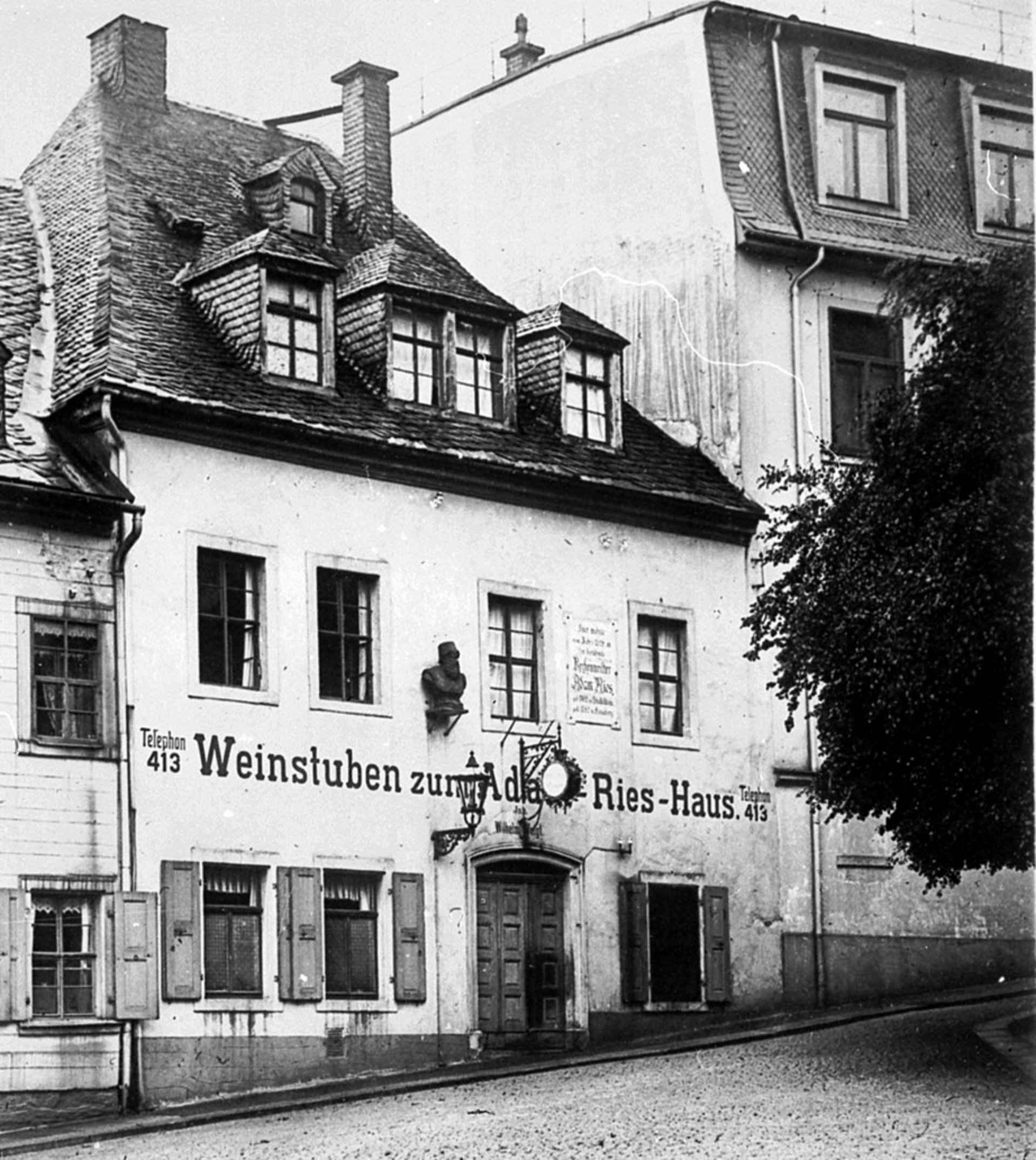Fassade des Adam-Ries-Hauses um 1900.